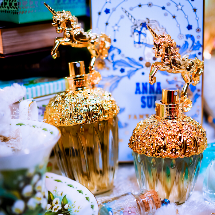 ANNA SUIの香水「FANTASIA」の75mlボトルと50mlボトル